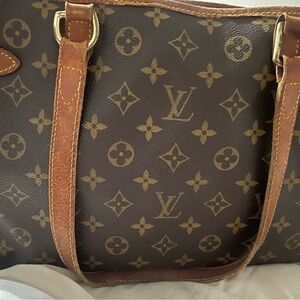 Authentic Louis Vuitton Batignolles Horizontal Bag.